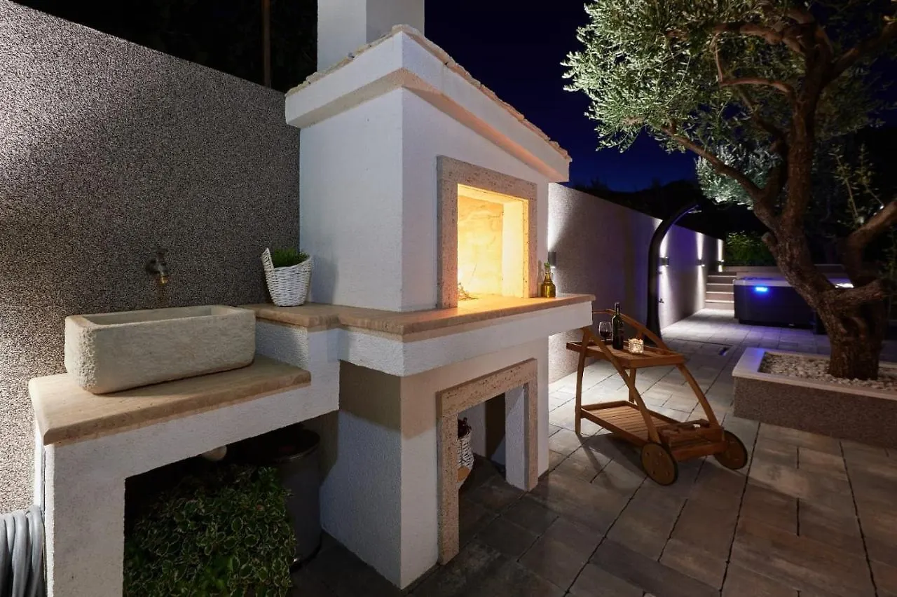 Villa Demonta Trogir 0*,