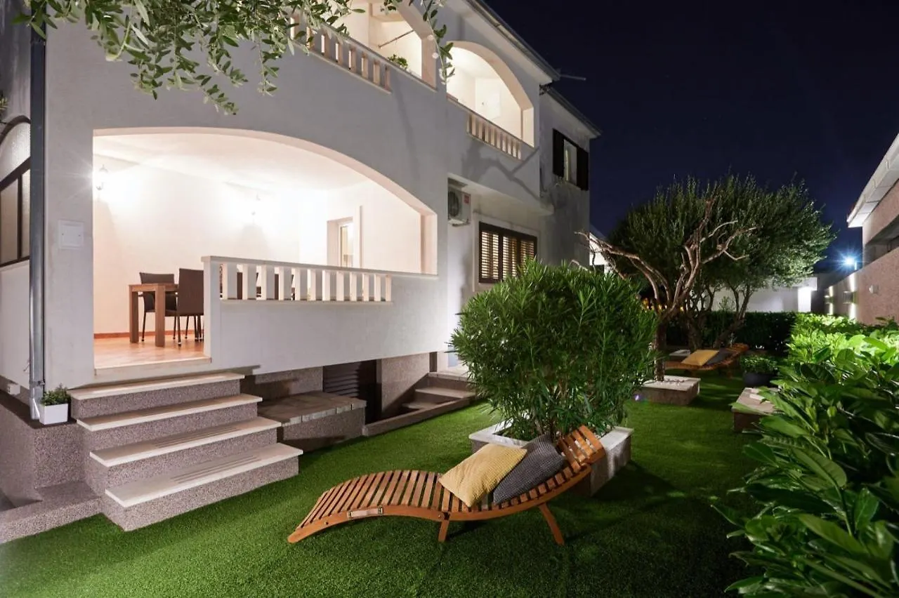 Villa Demonta Trogir 0*,  Croatia